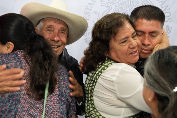 Palomas Mensajeras: Familias Reunidas después de Décadas de Separación