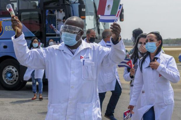 Cuban doctors helped combat the pandemic in Mexico. Photo by Leni Villagomez Reeves