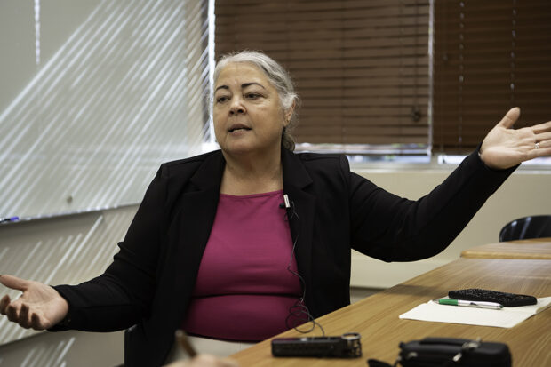 Genoveva Islas, Directora de Cultiva la Salud, durante la entrevista con Community Alliance. Foto de Peter Maiden