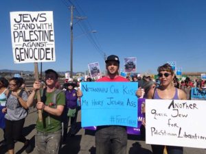 Jewish demonstrators in solidarity with Palestine. Photo by Brian Summer