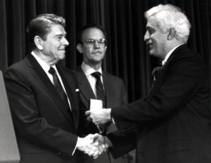 President Ronald Reagan presents the National Medal of Technology to Dr. Damadian, 1988