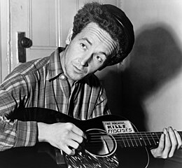 Woody Guthrie. Foto de Wikipedia Commons.