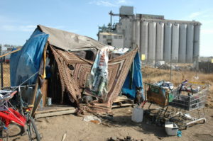 shelter_near_the_grain_silo_encampment